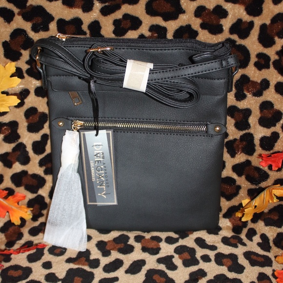 LUXURY TRENDS Handbags - NWT LUXURY TRENDS VEGAN CROSSBODY